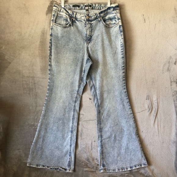 Wild Fable High Rise Flare Jeans Size 17 Light Wash Distressed Festival - Picture 1 of 12